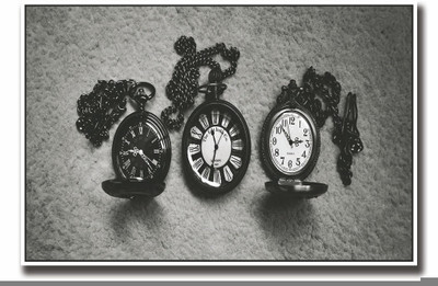 

Posterhouzz 3 Vintage clocks Fine Art Print(12 inch X 18 inch, Rolled)