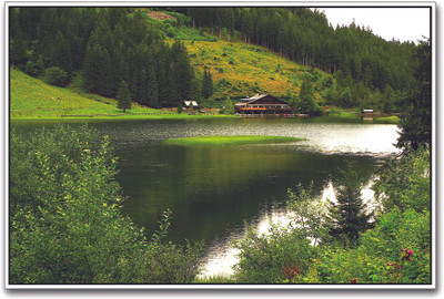 

Beautiful Lake Paper Print(12 inch X 18 inch)