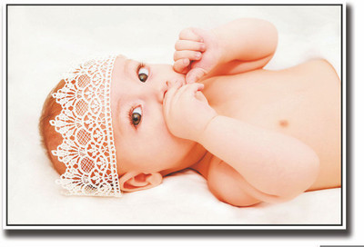 

Posterhouzz Cute baby with white crown Fine Art Print(12 inch X 18 inch, Rolled)