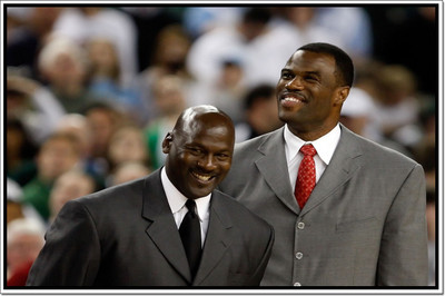 

Posterhouzz Micheal Jordan and David Robinson Poster Paper Print(12 inch X 18 inch, Rolled)