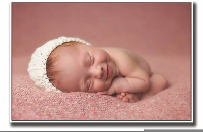 

Posterhouzz Smiling while sleeping cute baby Fine Art Print(12 inch X 18 inch, Rolled)