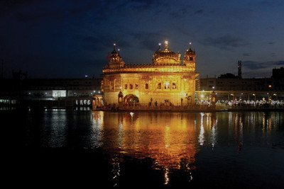 

Posterhouzz Golden Temple Poster Fine Art Print(12 inch X 18 inch, Rolled)
