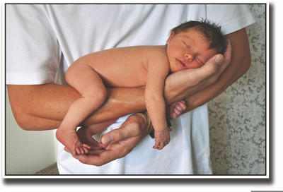 

Posterhouzz Baby sleeping on arm Fine Art Print(12 inch X 18 inch, Rolled)
