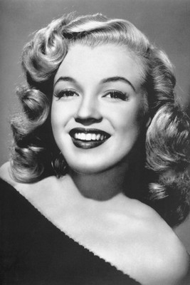 

Posterhouzz Marilyn Monroe Poster Paper Print(18 inch X 12 inch, Rolled)