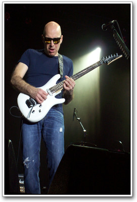 

Joe Satriani Photographic Paper(18 inch X 12 inch)