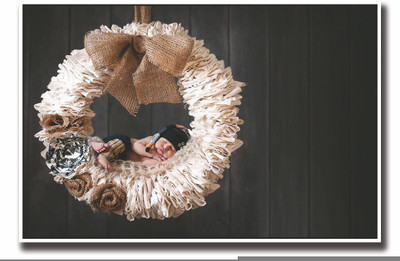 

Posterhouzz Adorable newborn baby in Garland Fine Art Print(12 inch X 18 inch, Rolled)