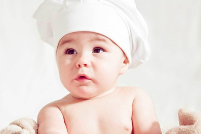 

Posterhouzz White Cap Baby Poster Fine Art Print(12 inch X 18 inch, Rolled)