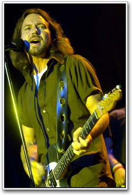

Eddie Vedder Photographic Paper(18 inch X 12 inch)