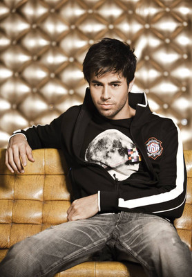 

Enrique Iglesias Photographic Paper(18 inch X 12 inch, Rolled)