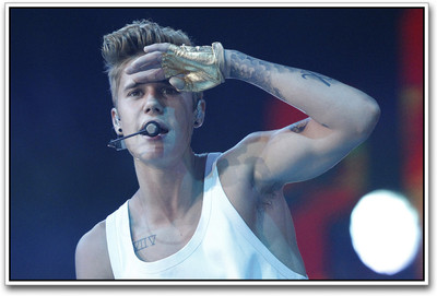 

Justin Bieber Photographic Paper(12 inch X 18 inch)