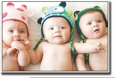 

Posterhouzz Three cute babies with hats Fine Art Print(12 inch X 18 inch, Rolled)