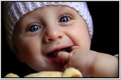 

Posterhouzz Baby Playing Poster Paper Print(12 inch X 18 inch, Rolled)