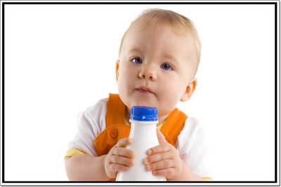 

Posterhouzz Baby Driniking Milk Poster Paper Print(12 inch X 18 inch, Rolled)