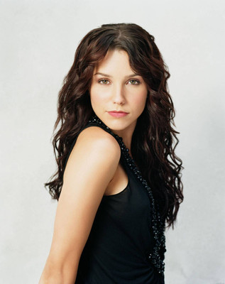 

One Tree Hill -Brooke Davis Photographic Paper(18 inch X 12 inch, Rolled)