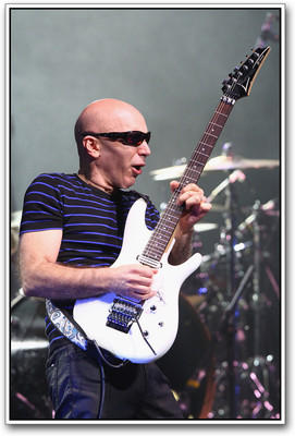 

Joe Satriani Photographic Paper(18 inch X 12 inch)