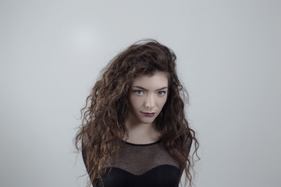 

Music Lorde Singers New Zealand Wall Poster Fine Art Print(12 inch X 18 inch, Rolled)