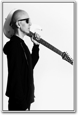 

Joe Satriani Photographic Paper(18 inch X 12 inch)