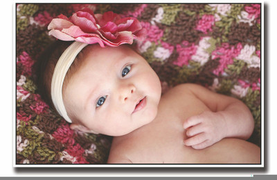 

Posterhouzz Cute Baby with pink bow Fine Art Print(12 inch X 18 inch, Rolled)