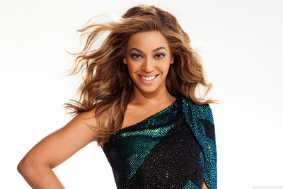 

Posterhouzz Beyonce Poster Paper Print(12 inch X 18 inch, Rolled)