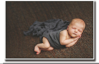 Posterhouzz Baby sleeping cutely Fine Art Print(12 inch X 18 inch, Rolled)