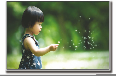 

Posterhouzz Girl with flower Fine Art Print(12 inch X 18 inch, Rolled)