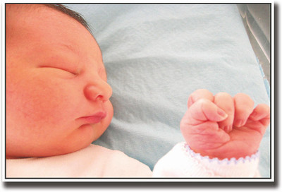 

Baby showing hand Fine Art Print(12 inch X 18 inch, Rolled)