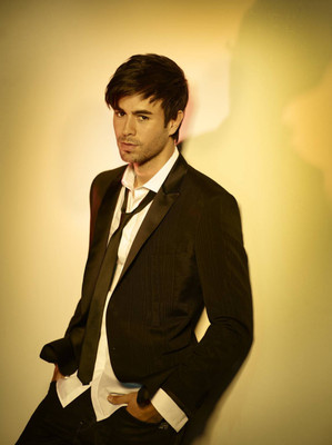 

Enrique Iglesias Photographic Paper(18 inch X 12 inch, Rolled)