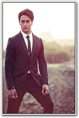 

Tiger Shroff Paper Print(18 inch X 12 inch)