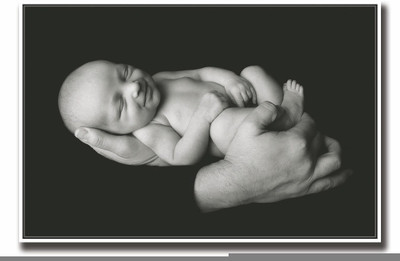 

Posterhouzz Newborn cute baby smiling in hands Fine Art Print(12 inch X 18 inch, Rolled)
