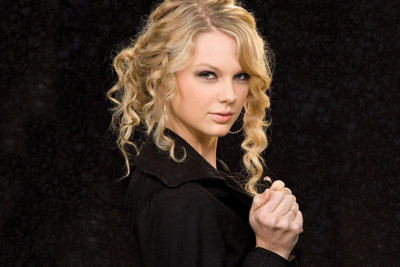 

ESP Creation Taylor Swift In Black Paper Poster (12x18 Inch) Paper Print(18 inch X 12 inch, Rolled)