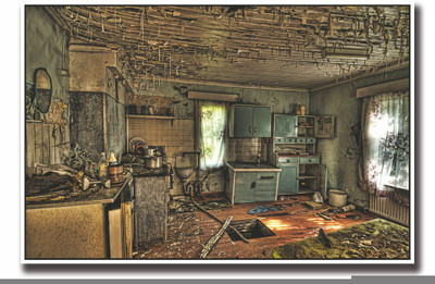 

Posterhouzz Abandoned House Fine Art Print(12 inch X 18 inch, Rolled)