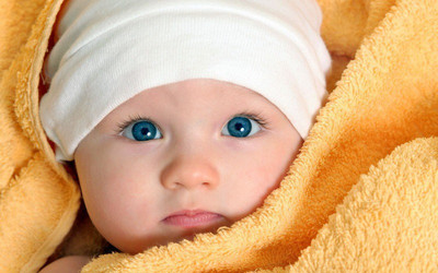 

Posterhouzz Cute Baby With Blue Eyes Photographic Paper(12 inch X 18 inch, Rolled)
