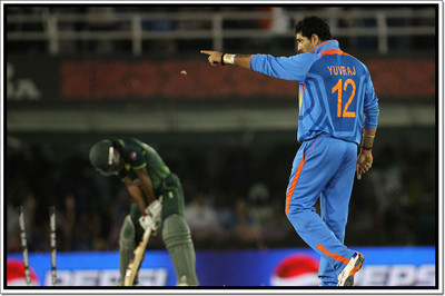 

Posterhouzz Yuvraj Singh Poster Fine Art Print(12 inch X 18 inch, Rolled)