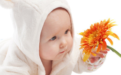 

Posterhouzz Cute Baby With Flower Photographic Paper(12 inch X 18 inch, Rolled)