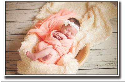 

Posterhouzz Sleeping beauty in orange Fine Art Print(12 inch X 18 inch, Rolled)