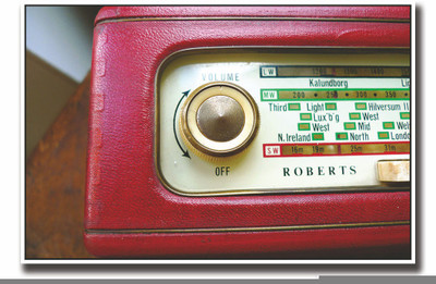 

Posterhouzz Vintage Red Radio Fine Art Print(12 inch X 18 inch, Rolled)