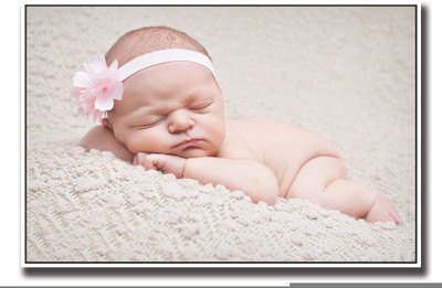 

Posterhouzz Round face baby Fine Art Print(12 inch X 18 inch, Rolled)