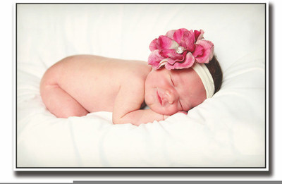 

Posterhouzz Baby smiling and sleeping Fine Art Print(12 inch X 18 inch, Rolled)