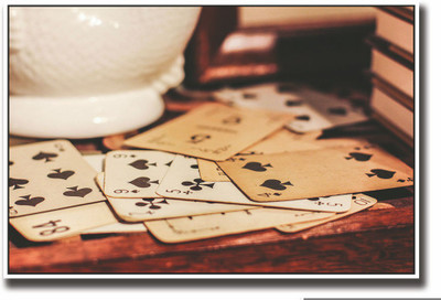 

Posterhouzz Old playing cards on table Fine Art Print(12 inch X 18 inch, Rolled)