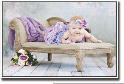 

Posterhouzz Cute baby on couch Fine Art Print(12 inch X 18 inch, Rolled)