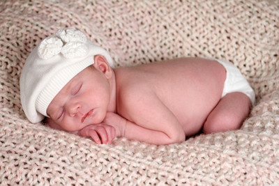 

Posterhouzz Babys 'Love - Cute Baby in a White Towel Paper Print(12 inch X 18 inch, Rolled)