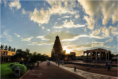 

Bragadeswara Temple Entrance Photographic Paper(13 inch X 19 inch, Rolled)