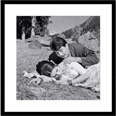 Rajesh Khanna and Sharmila Tagore in Aradhana Photographic Paper(10 inch X 10 inch)