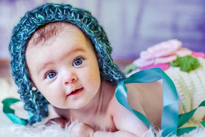 

Posterhouzz Baby in hat Poster Paper Print(12 inch X 18 inch, Rolled)