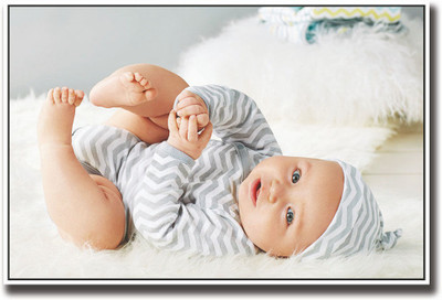 

Posterhouzz Baby playing Fine Art Print(12 inch X 18 inch, Rolled)