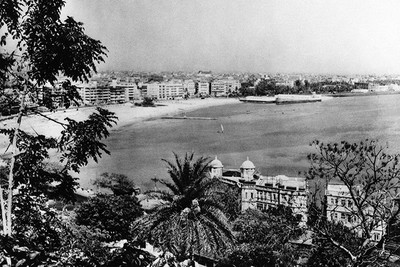 

Chowpatty from Walkeshwar, Bombay Canvas Art(10 inch X 15 inch, Rolled)