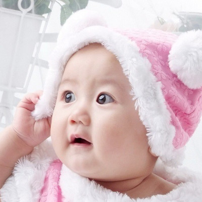 

Posterhouzz Cute Baby In Pink Cap Photographic Paper(12 inch X 12 inch, Rolled)