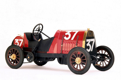 

Oshi - Red Vintage Car Paper Print(12 inch X 18 inch, Streched)