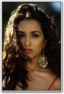 

Shraddha Kapoor Paper Print(18 inch X 12 inch)