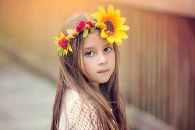 

Posterhouzz Oshi - Little Girl with Sunflower Hair Band Paper Print(12 inch X 18 inch, Rolled)